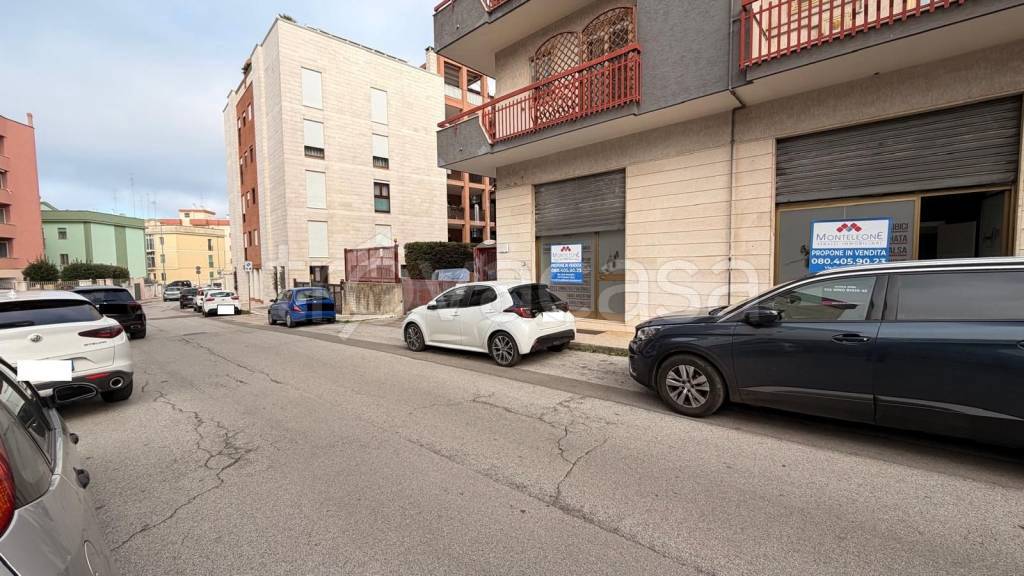 negozio in affitto a Putignano