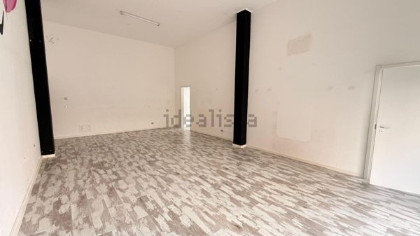 locale commerciale in affitto a Putignano