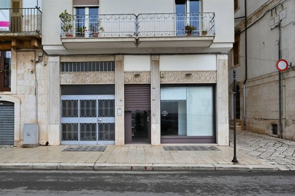 negozio in affitto a Putignano