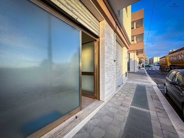 negozio in affitto a Putignano