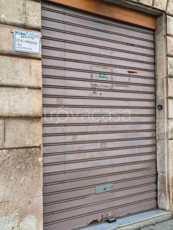 negozio in affitto a Putignano