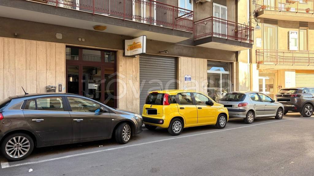 negozio in affitto a Putignano