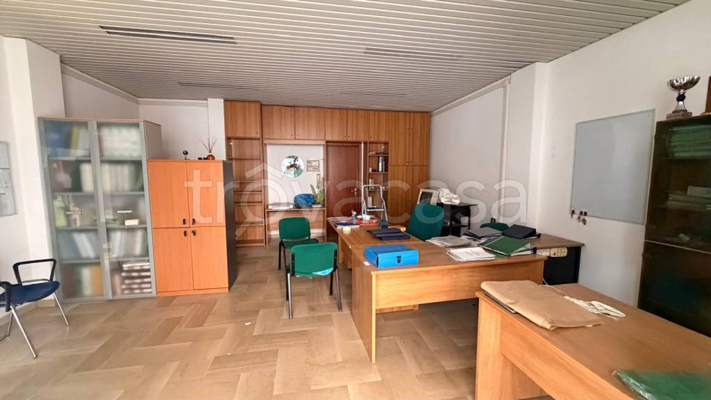 negozio in affitto a Putignano