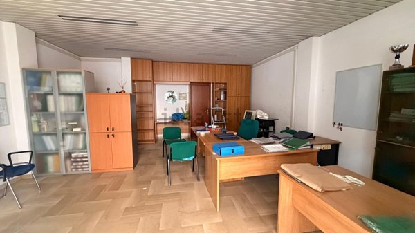 locale commerciale in affitto a Putignano