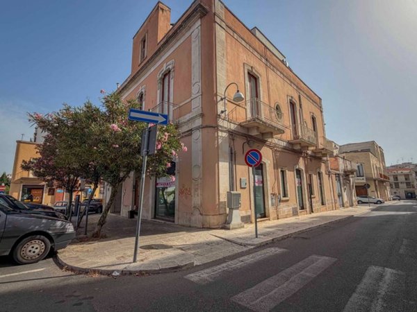 negozio in affitto a Putignano