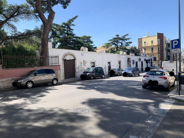 locale commerciale in affitto a Putignano