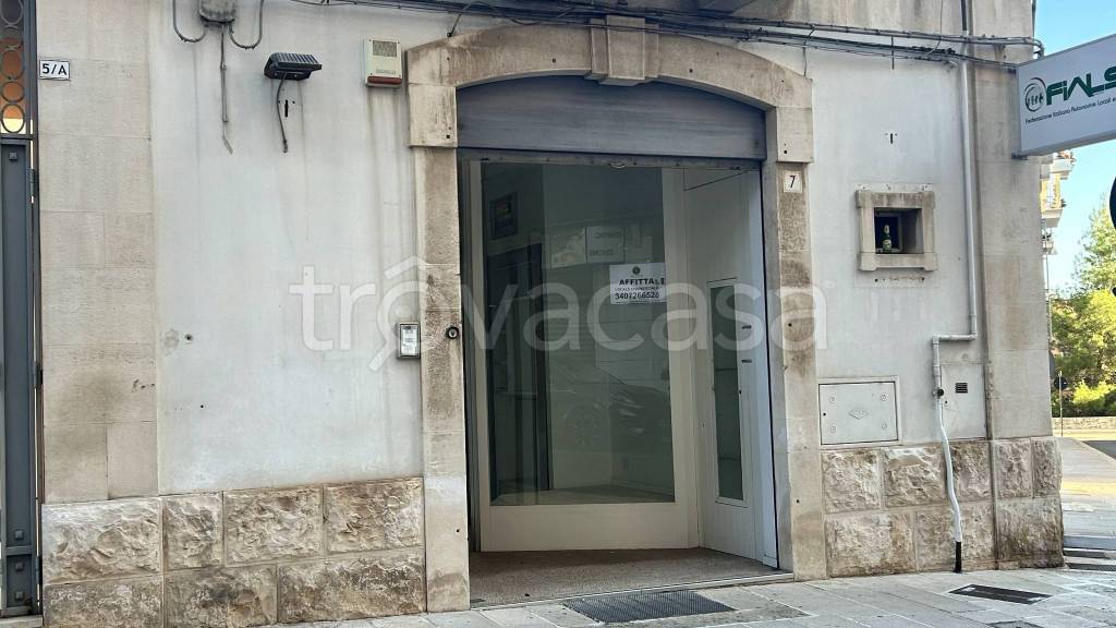 locale commerciale in affitto a Putignano