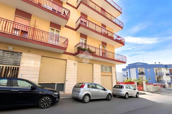 locale commerciale in affitto a Putignano