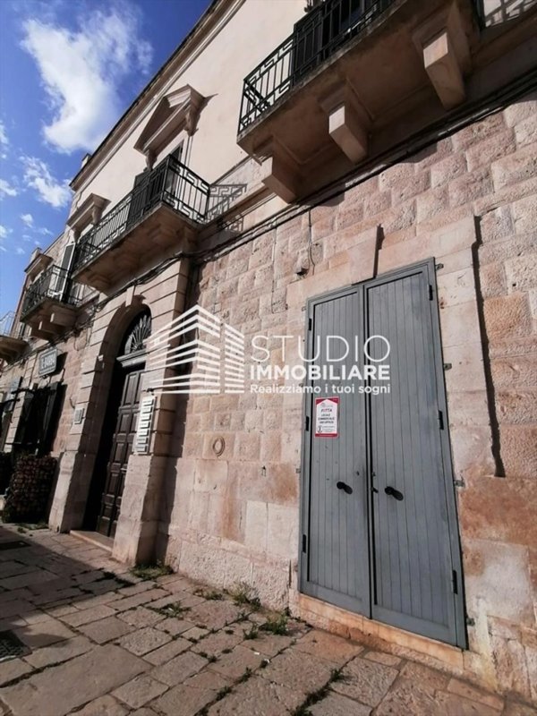 locale commerciale in affitto a Ruvo di Puglia