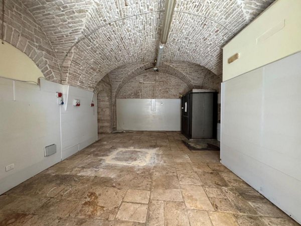 locale commerciale in affitto a Ruvo di Puglia