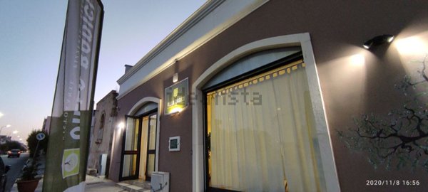 locale commerciale in affitto a Sannicandro di Bari