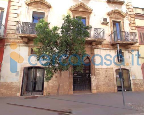 locale commerciale in affitto a Sannicandro di Bari