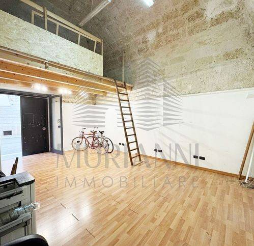 negozio in affitto a Sannicandro di Bari