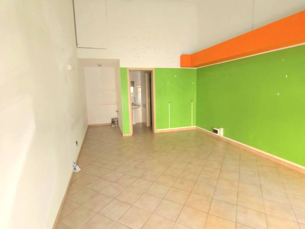 negozio in affitto a Santeramo in Colle