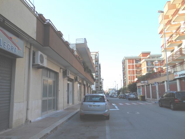 locale commerciale in affitto a Triggiano