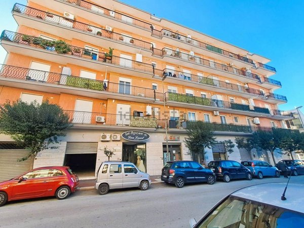 locale commerciale in affitto a Triggiano