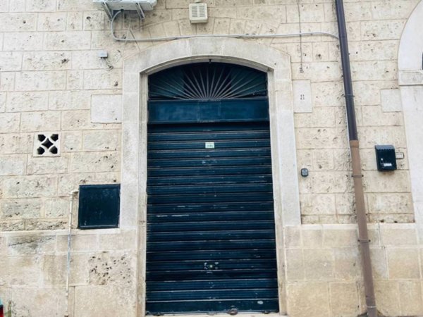 negozio in affitto a Triggiano