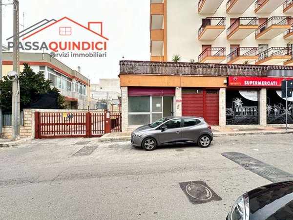 negozio in affitto a Triggiano