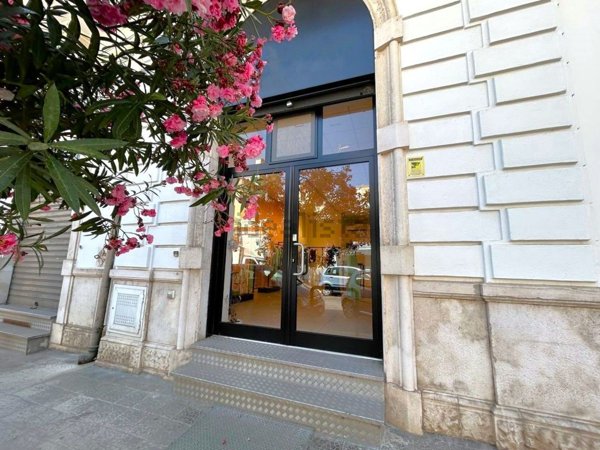locale commerciale in affitto a Triggiano