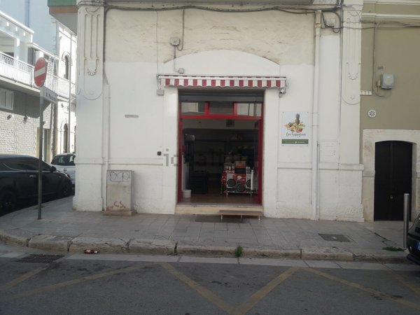 locale commerciale in affitto a Triggiano
