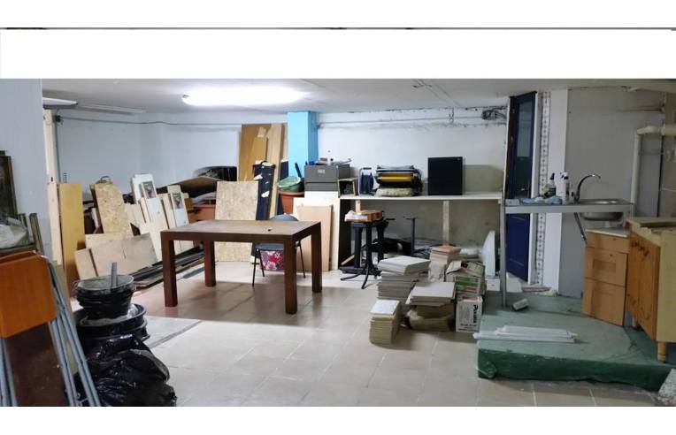 locale commerciale in affitto a Triggiano