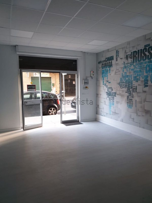 locale commerciale in affitto a Triggiano