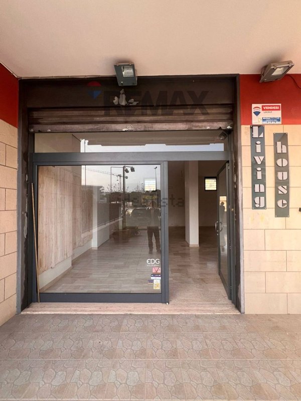 locale commerciale in affitto a Triggiano