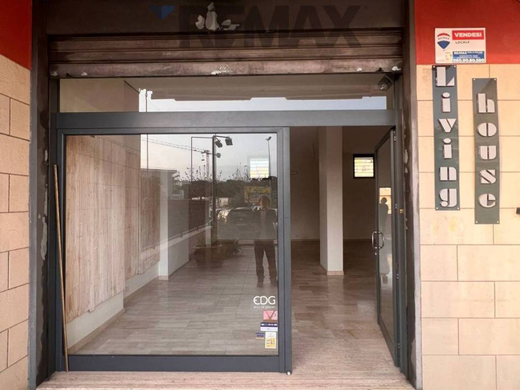 negozio in affitto a Triggiano