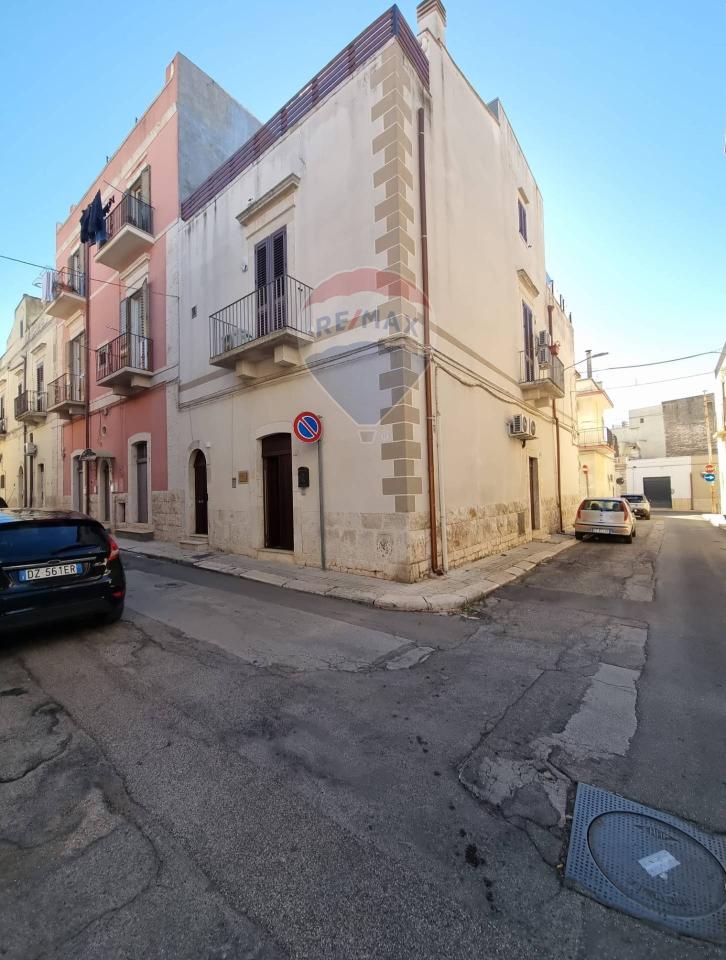 casa indipendente in affitto a Turi