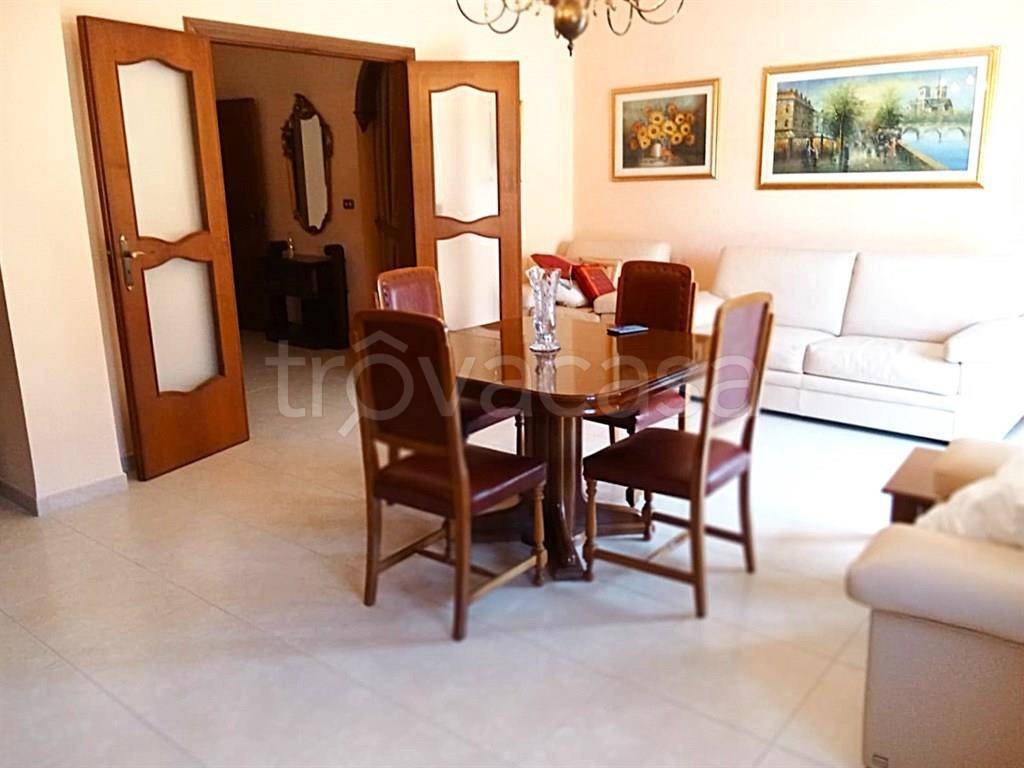 appartamento in affitto a Turi