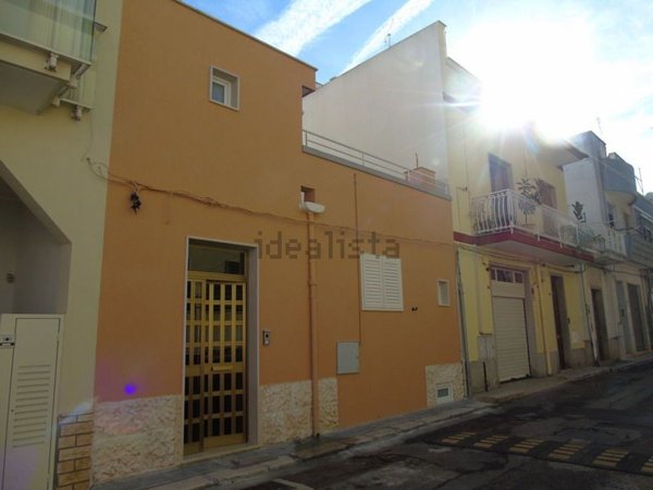 appartamento in affitto a Turi