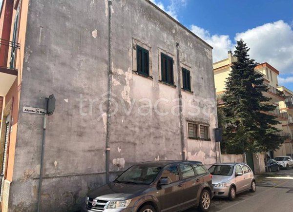 negozio in affitto a Turi