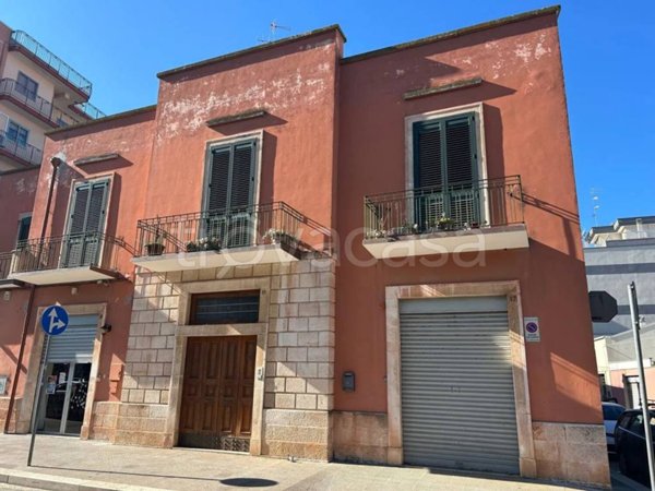 negozio in affitto a Turi