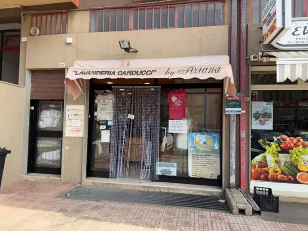 negozio in affitto a Valenzano