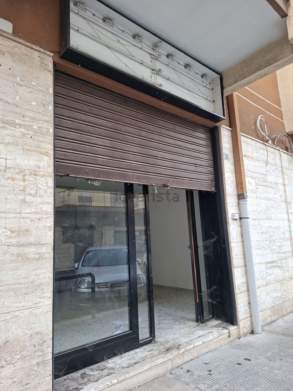 locale commerciale in affitto a Valenzano