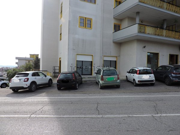 locale commerciale in affitto a Castellaneta