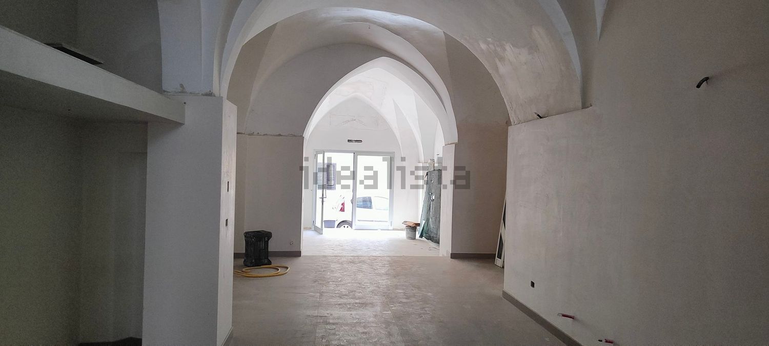 negozio in affitto a Fragagnano