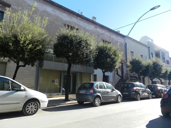 locale commerciale in affitto a Grottaglie