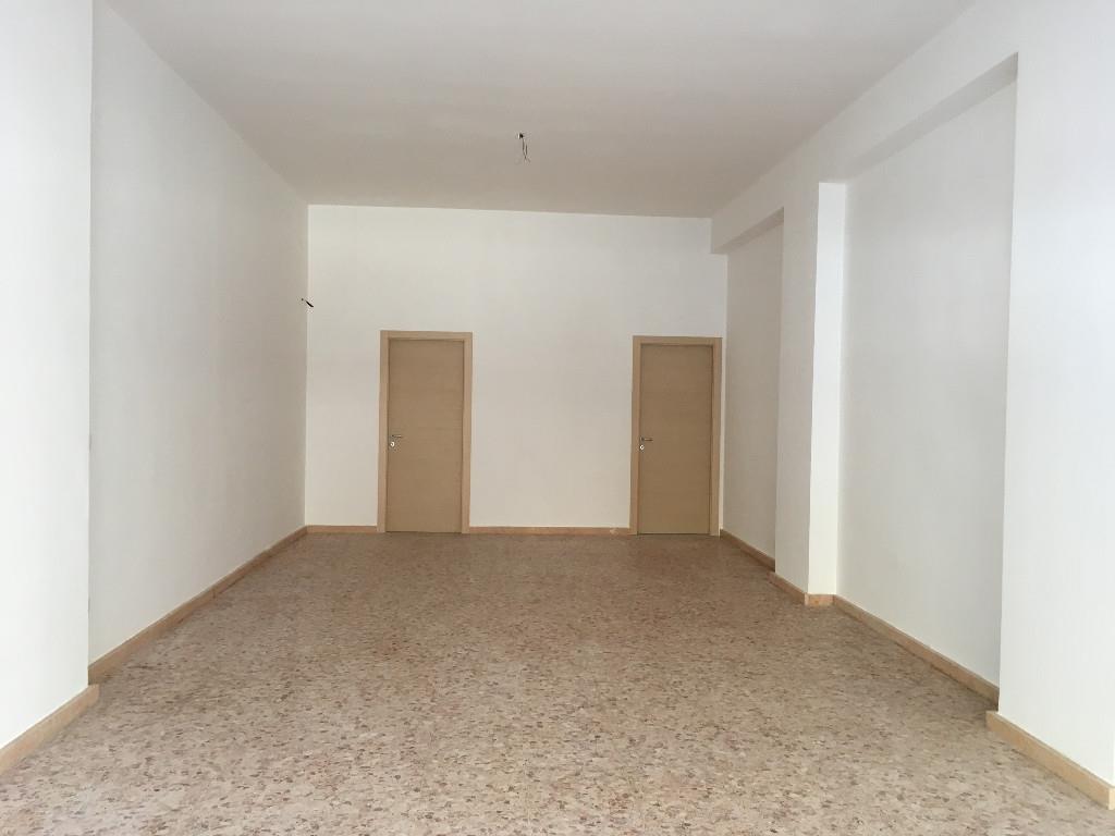 locale commerciale in affitto a Grottaglie