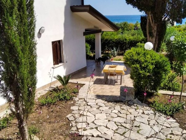 casa indipendente in affitto a Leporano in zona Marina di Leporano