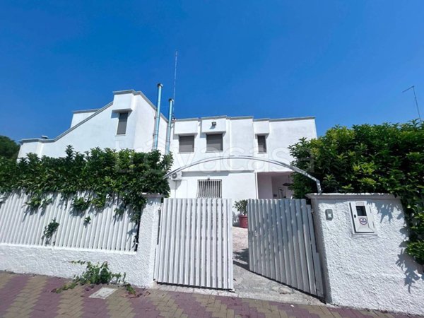 casa indipendente in affitto a Leporano in zona Marina di Leporano