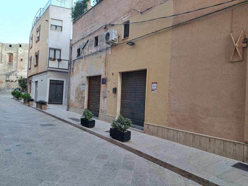 negozio in affitto a Manduria in zona Uggiano Montefusco