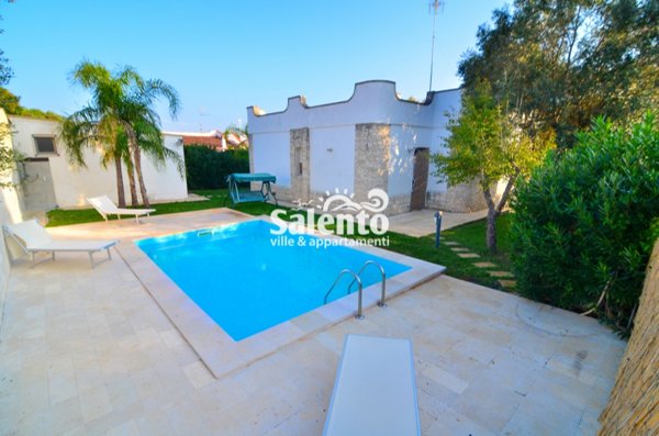 villa in affitto a Manduria in zona Torre Colimena