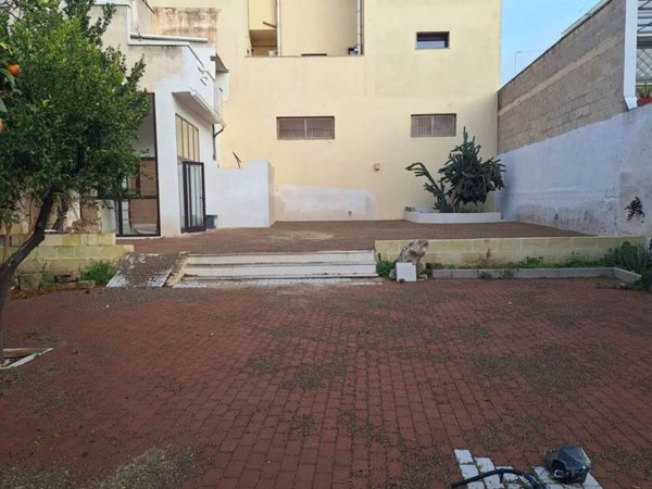 negozio in affitto a Manduria