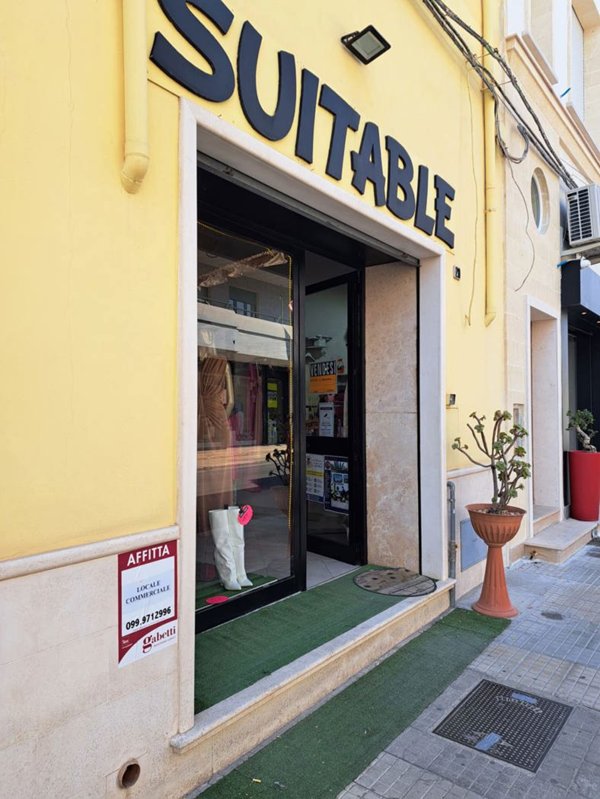locale commerciale in affitto a Manduria