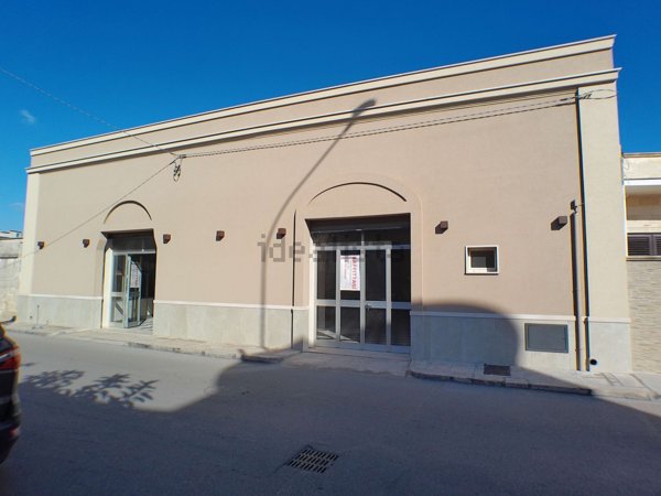locale commerciale in affitto a Manduria