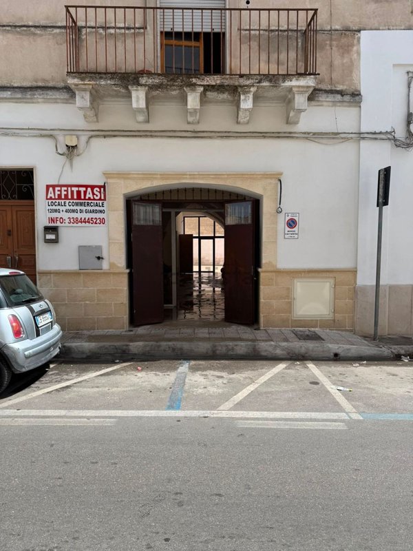 locale commerciale in affitto a Manduria