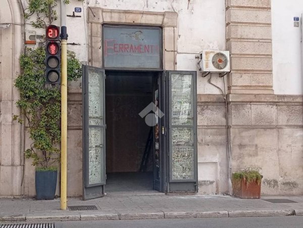 negozio in affitto a Martina Franca