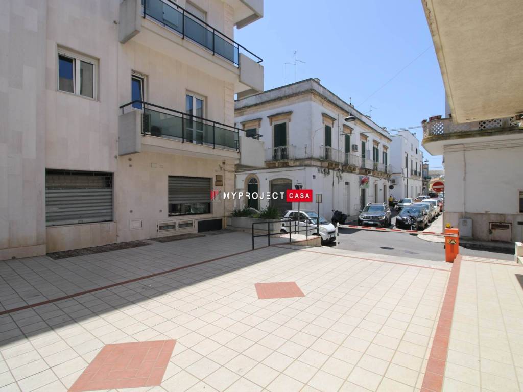 negozio in affitto a Martina Franca