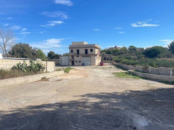 negozio in affitto a Martina Franca